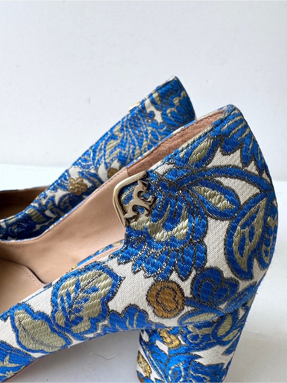 Tory Burch Elizabeth Metallic Floral Brocade Block Heel Pumps in Blue Multi Sz 8 - Picture 6 of 9